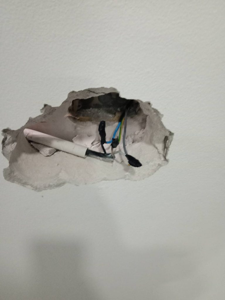 รื้อปลั๊กหาจุดช็อต