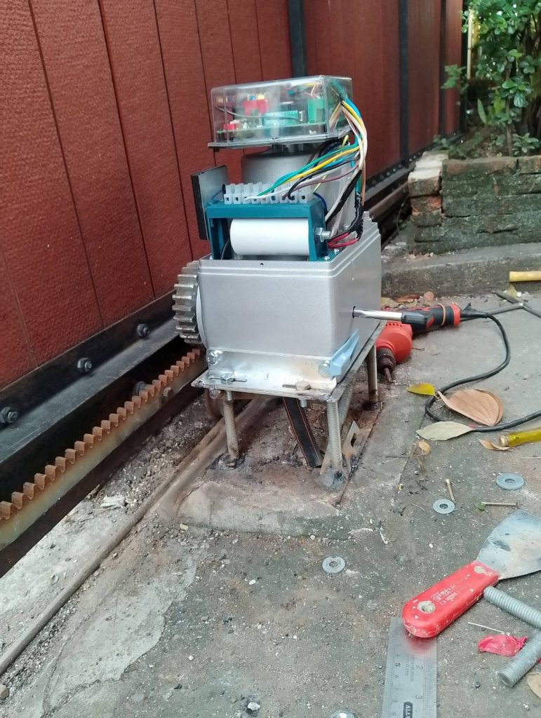 งานติดตั้งประตูรีโมท