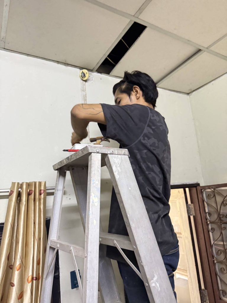 เดินท่อร้อยสายติดตั้งปลั๊ก