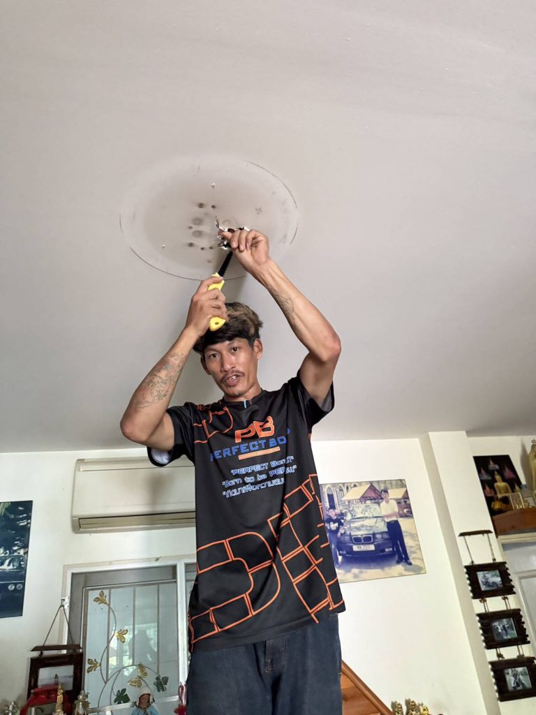 ถอดซ่อมดาวน์ไลท์