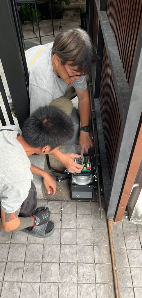 ซ่อมมอเตอร์ประตูรีโมท