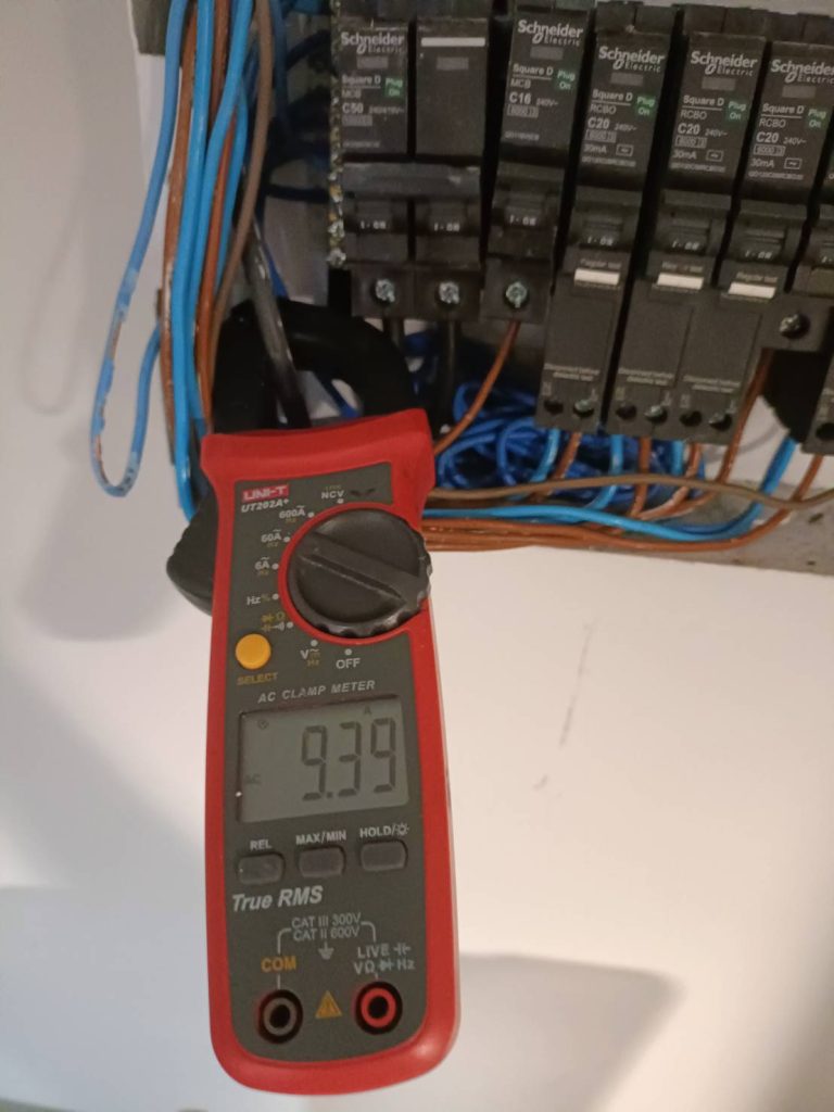 ตู้คอนซูมเมอร์