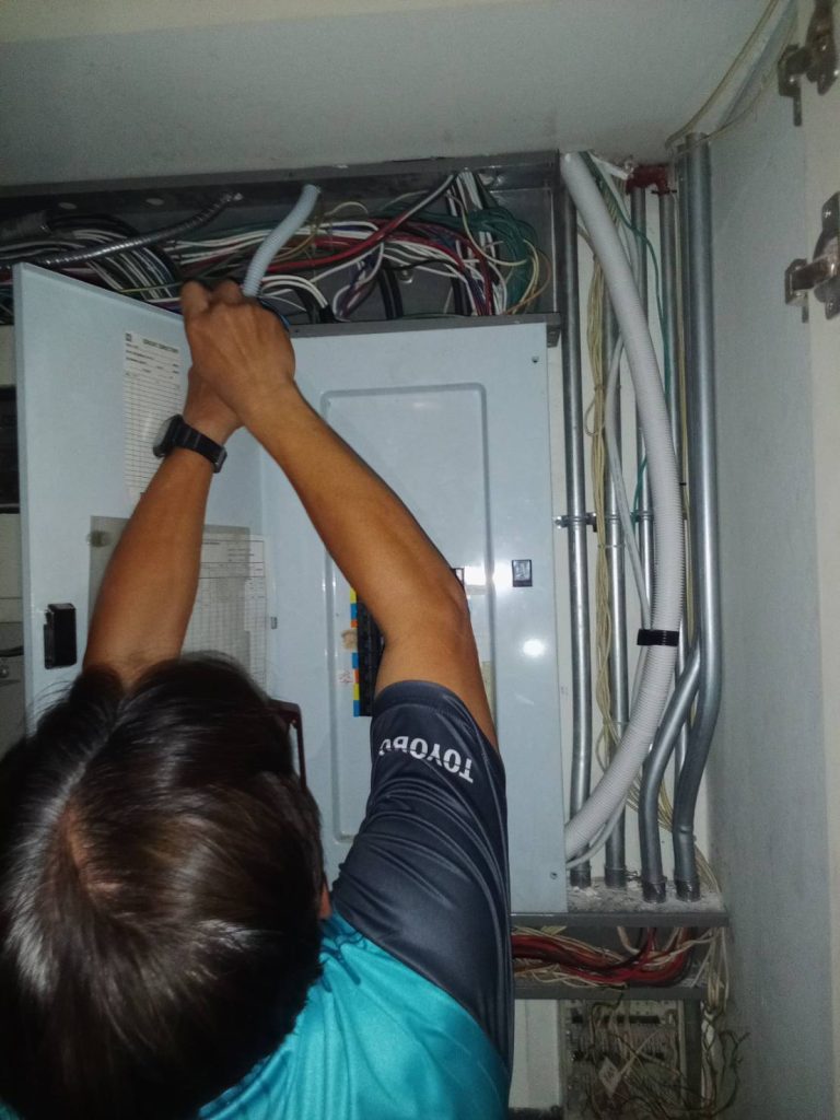 ตรวจเช็กตู้โหลดเซ็นเตอร์