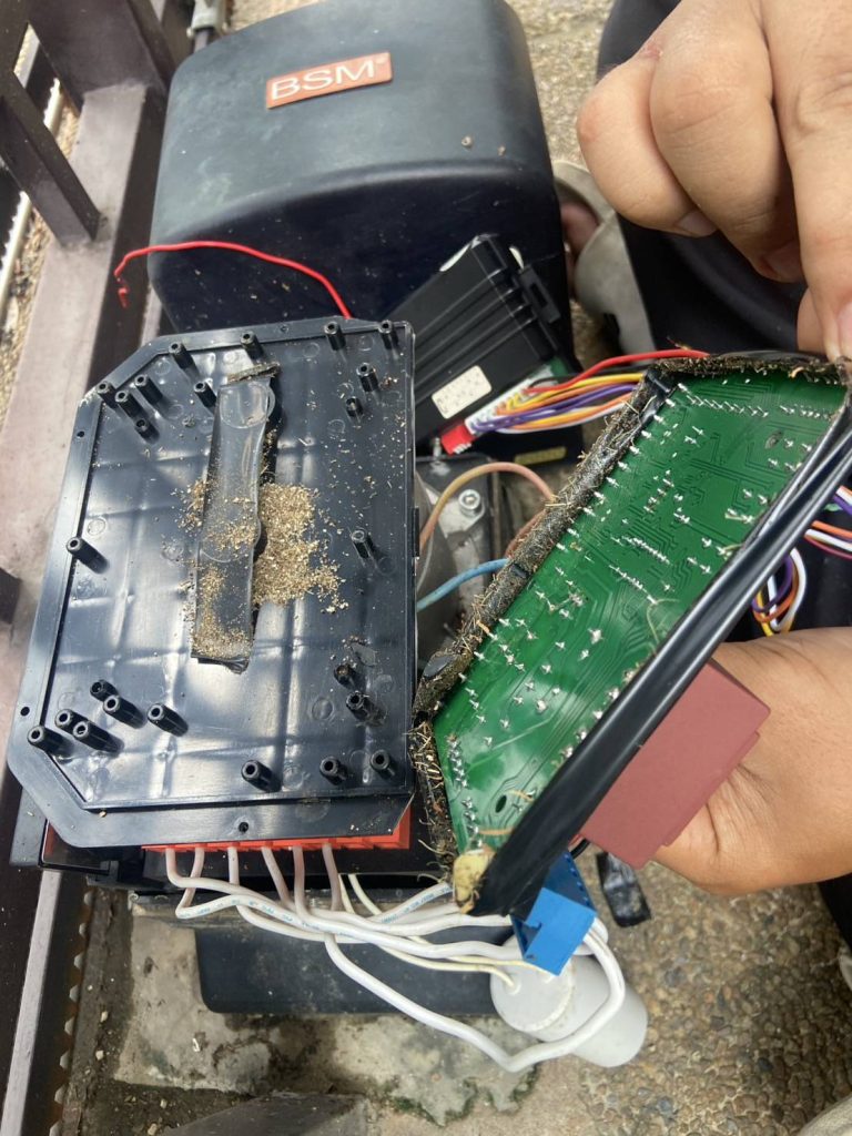 ติดตั้งมอเตอร์ประตูรีโมท