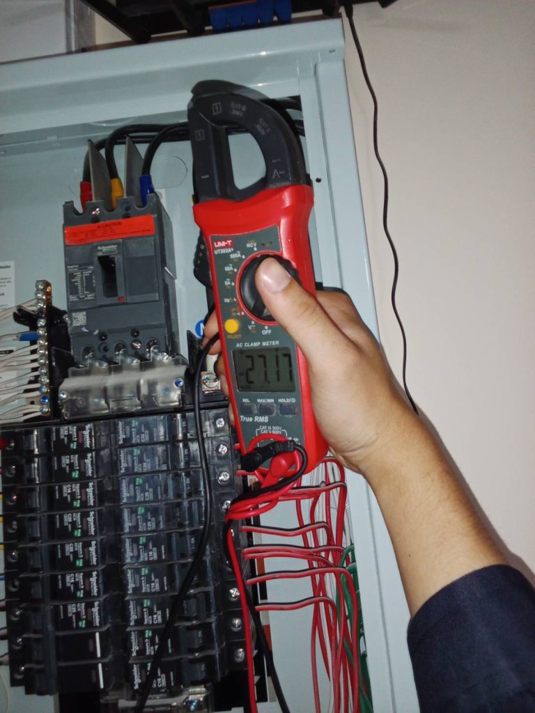 วัดไฟตู้โหลดเซ็นเตอร์