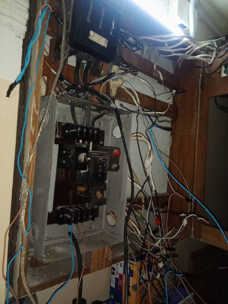 ตรวจเช็กระบบไฟ