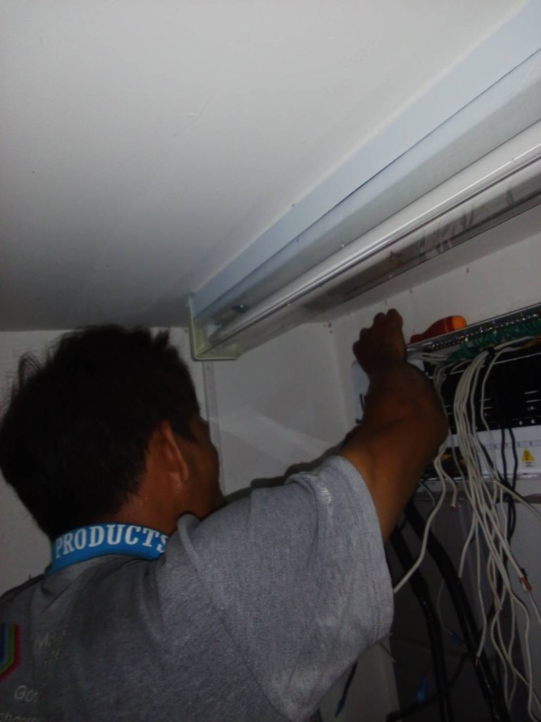 ติดตั้งตู้คอนซูมเมอร์ยูนิต