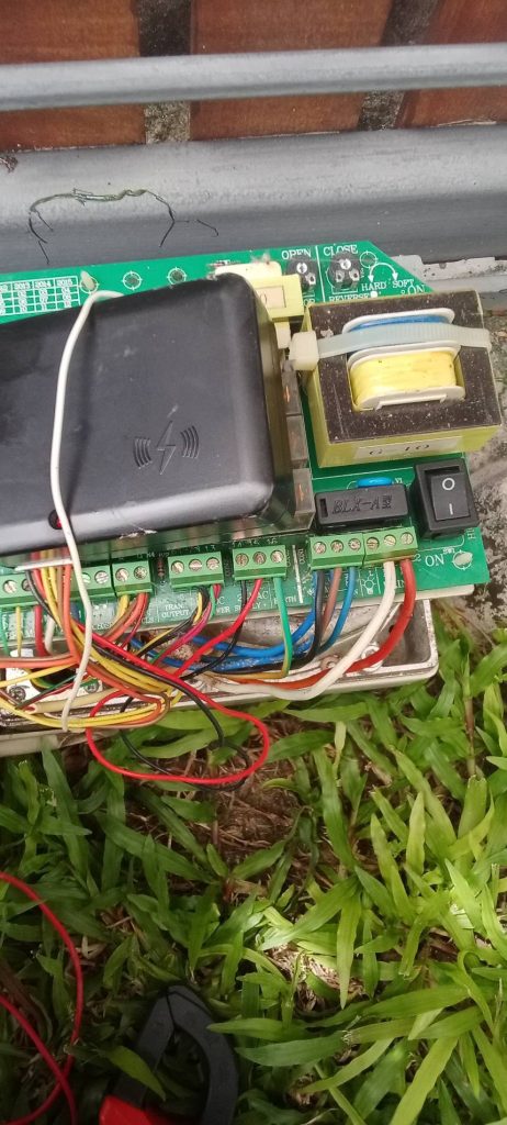 ติดตั้งมอเตอร์ประตูรีโมท