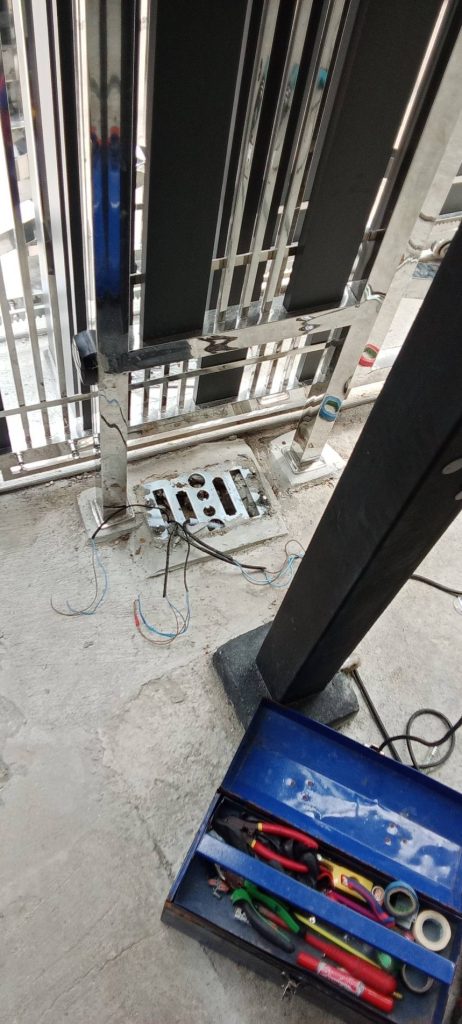 ติดตั้งมอเตอร์ประตูรีโมท