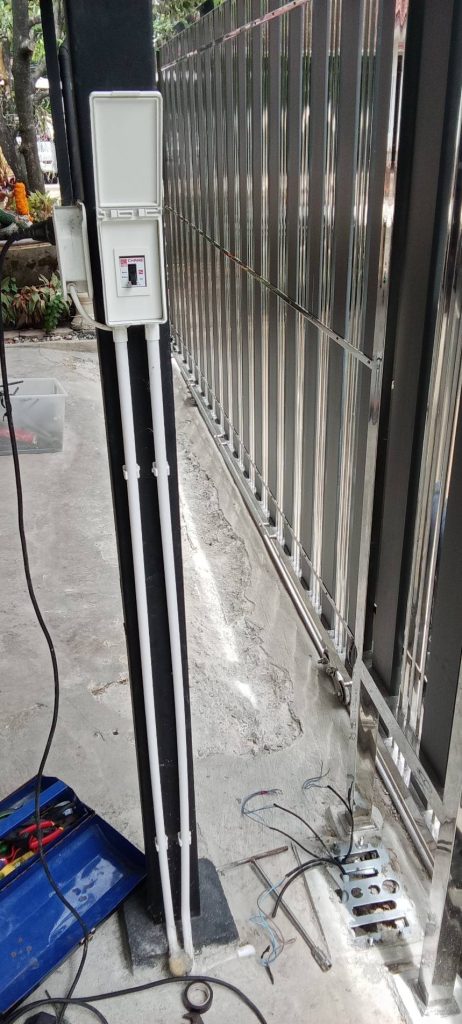 ติดตั้งมอเตอร์ประตูรีโมท