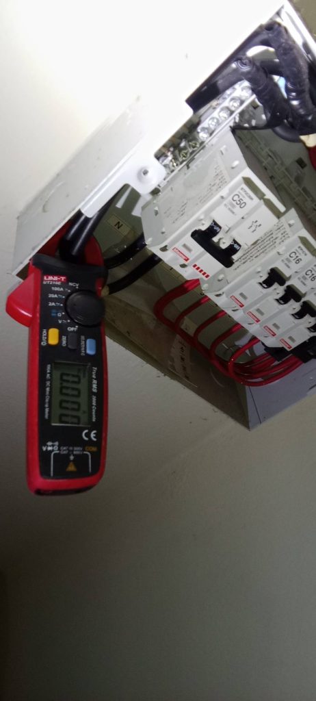 ตู้คอนซูมเมอร์