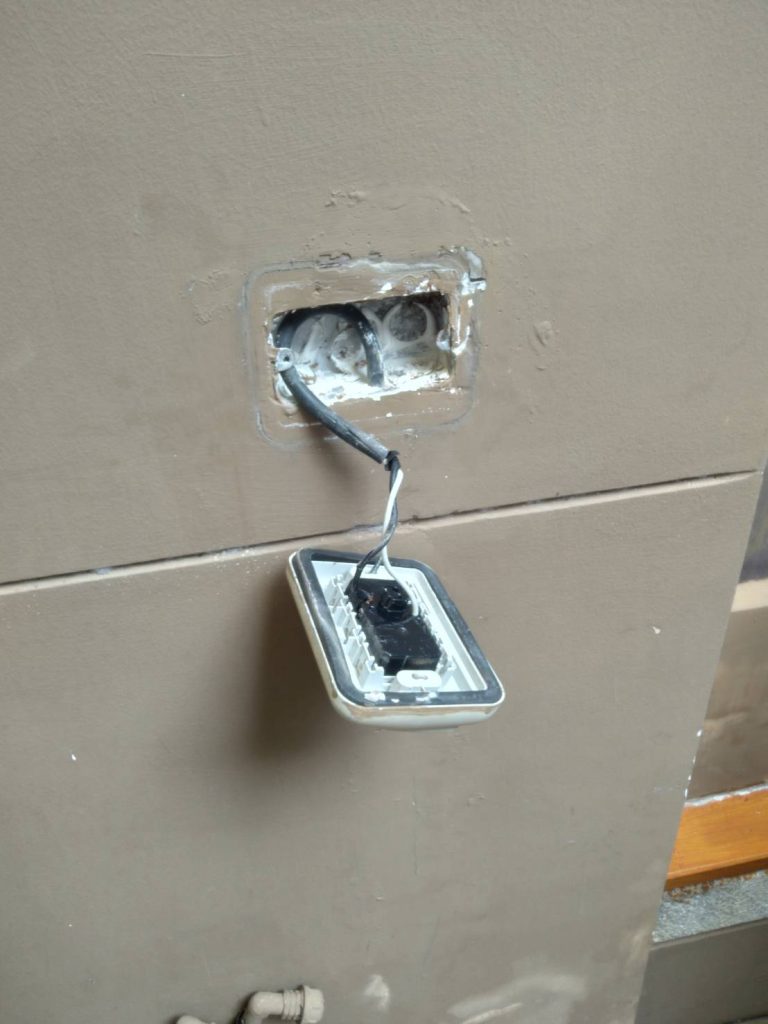 รื้อปลั๊กหาจุดช็อต