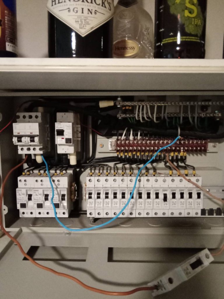 ตรวจเช็กตู้โหลดเซ็นเตอร์