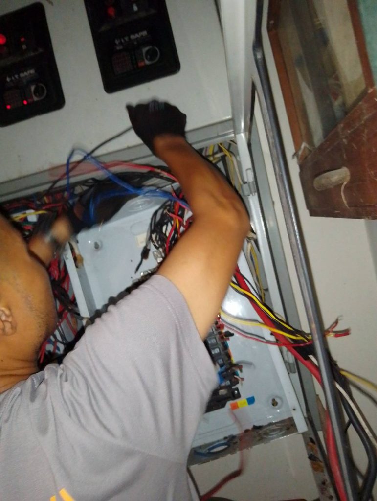 ติดตั้งตู้โหลดเซ็นเตอร์