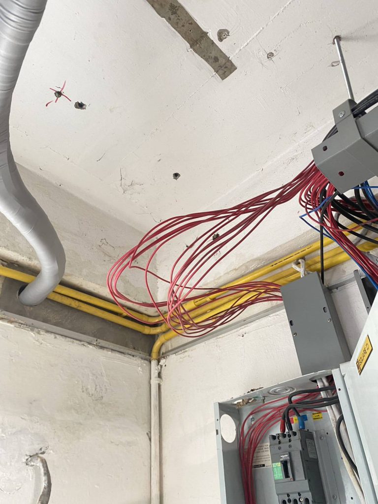 สายไฟเข้าตู้โหลด