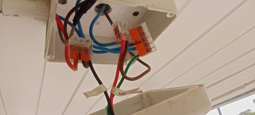 การต่อสายไฟ