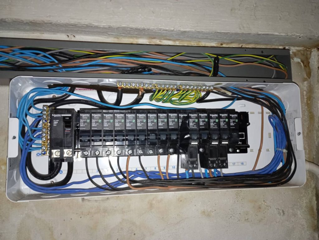 ตู้คอนซูมเมอร์