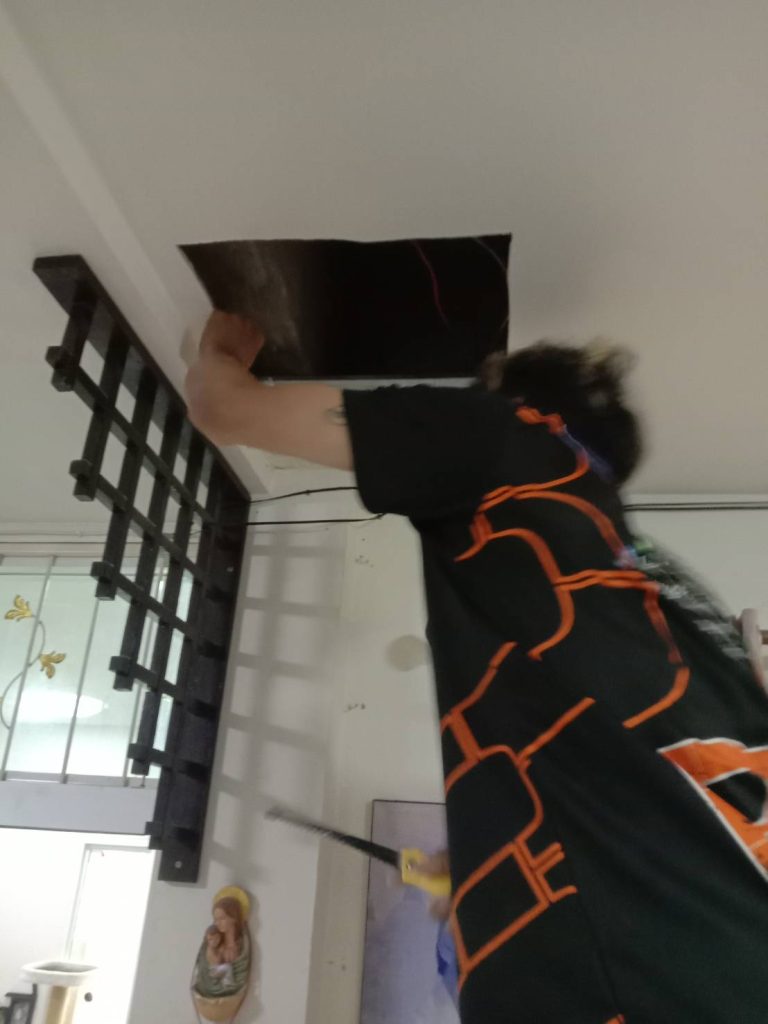 เจาะเปิดฝ้าทำช่องเซอร์วิส