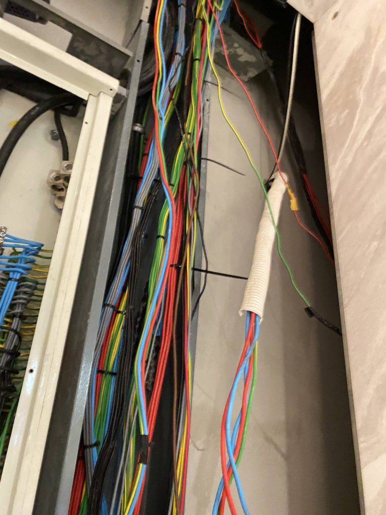 สายไฟเข้าตู้คอนซูมเมอร์