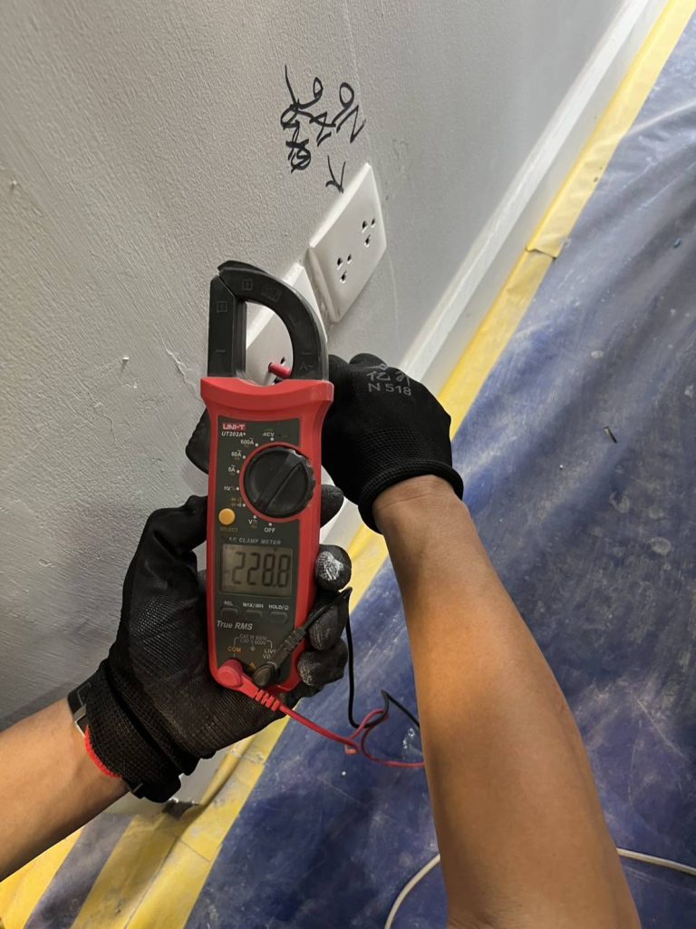 เช็กปลั๊กไฟ