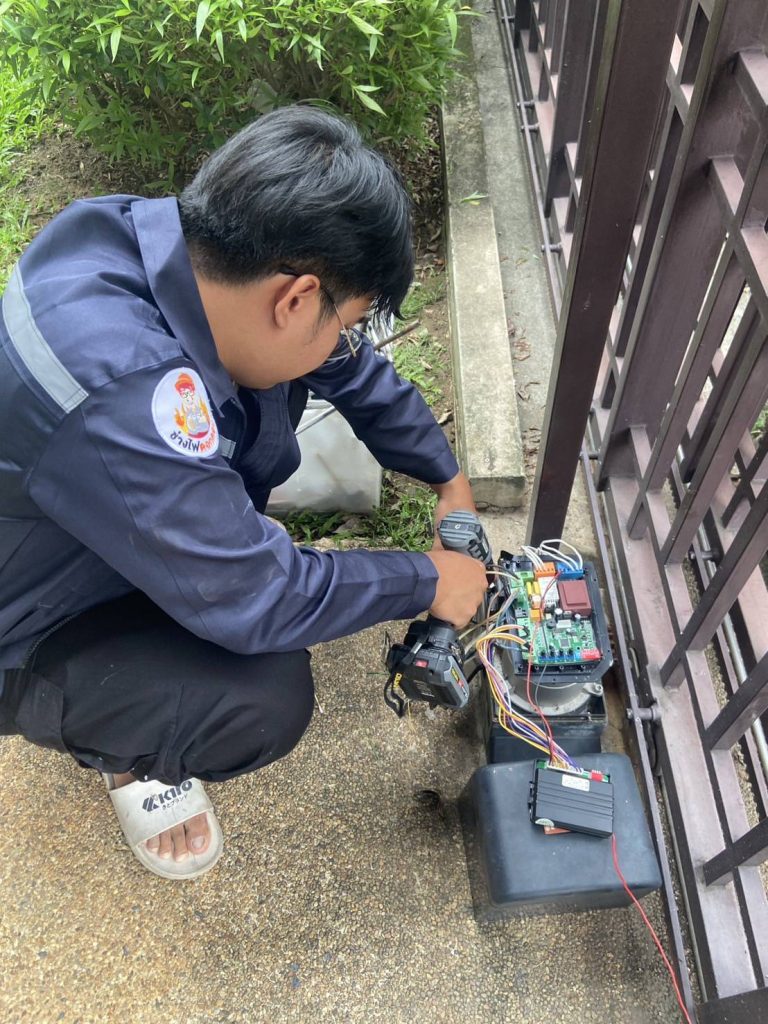 ติดตั้งมอเตอร์ประตูรีโมท