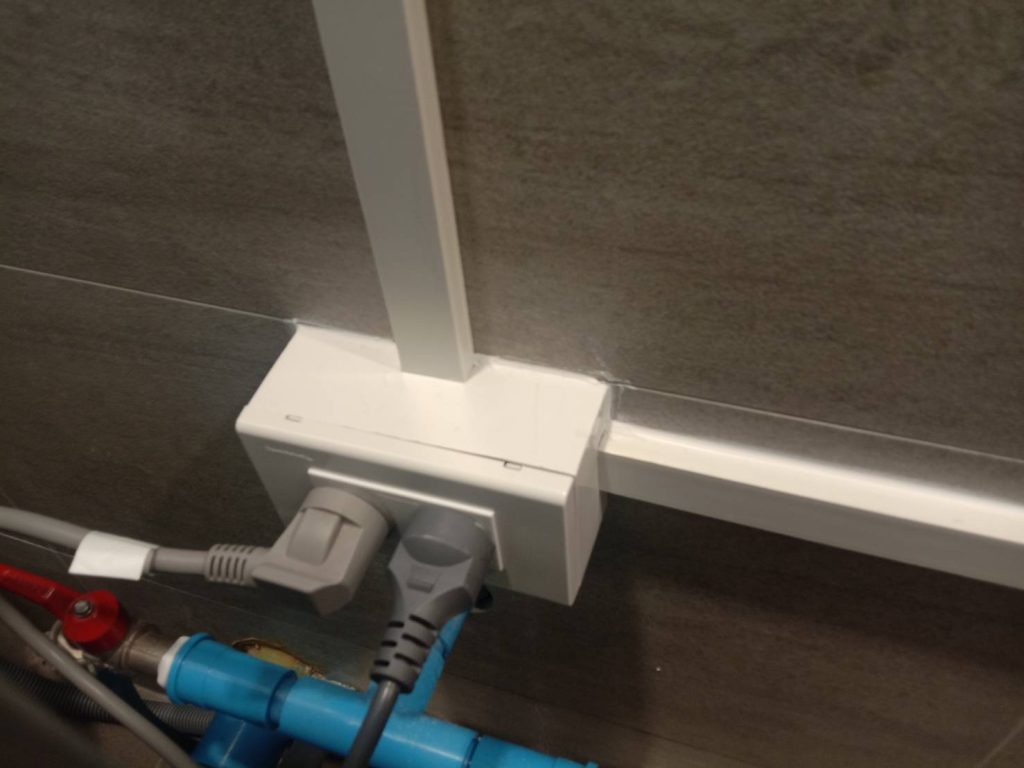 งานเดินรางติดตั้งปลั๊กไฟ