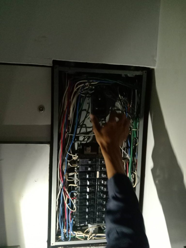 ตรวจเช็กตู้โหลดเซ็นเตอร์