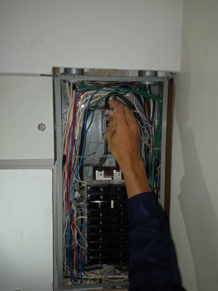 ตรวจเช็กตู้โหลดเซ็นเตอร์