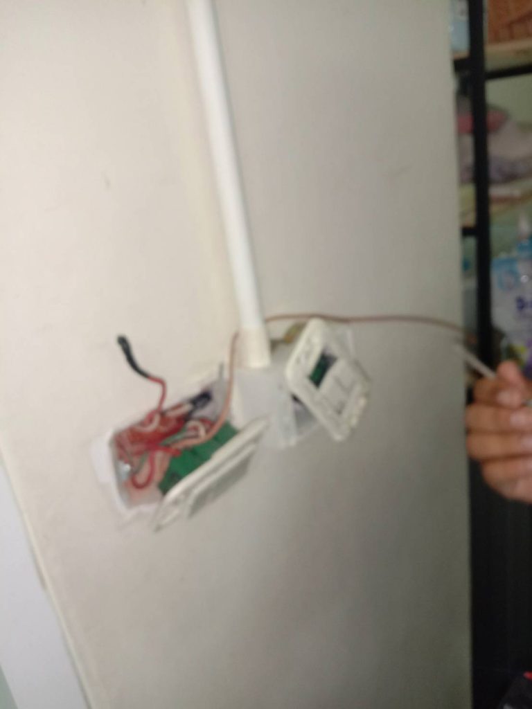 ตรวจเช็กปลั๊กไฟ