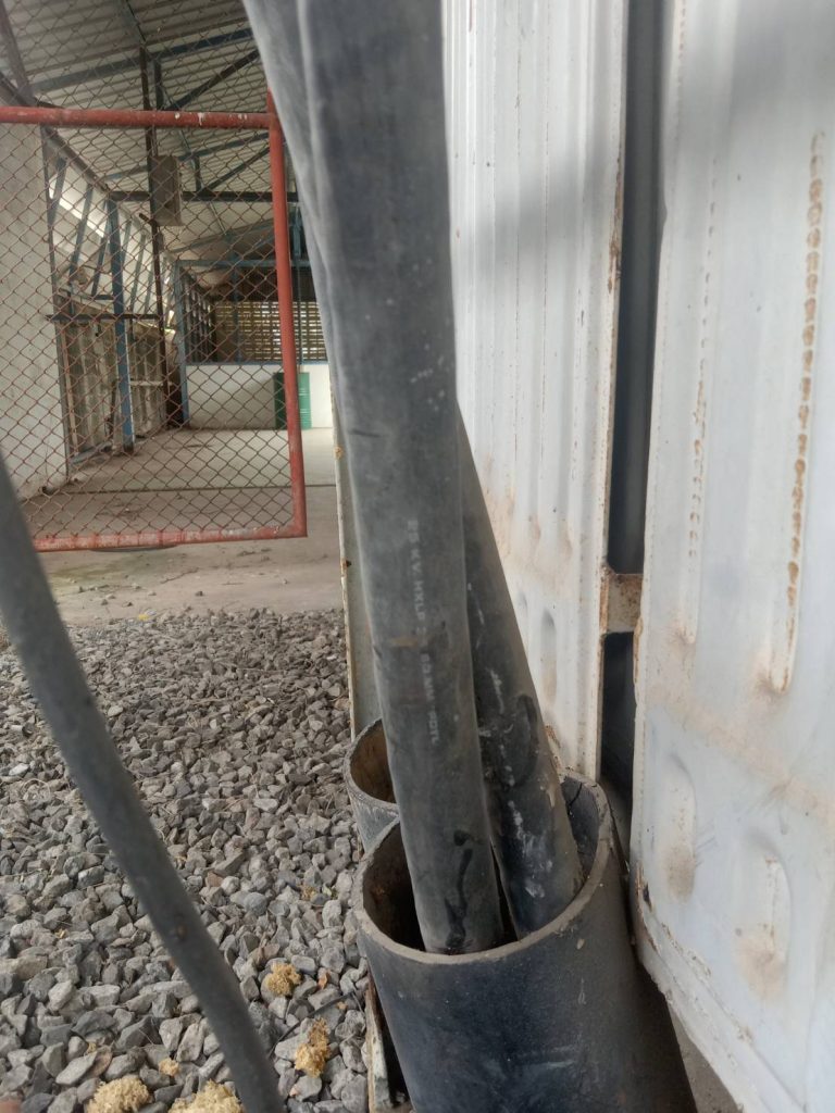 ท่อสายไฟ