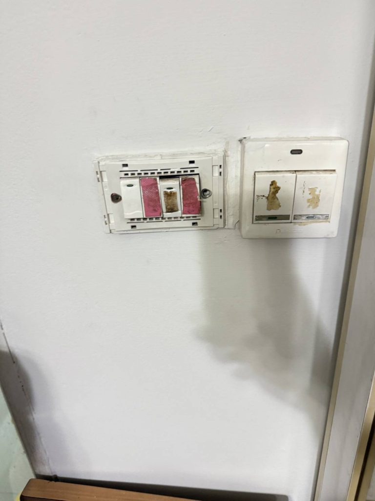 ปลั๊กชำรุด