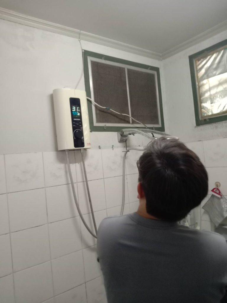 ตรวจเช็กสายไฟเครื่องทำน้ำอุ่น