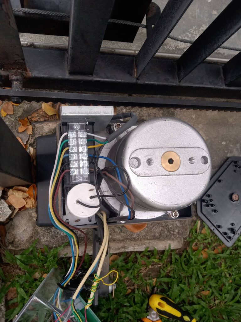 ซ้อมมอเตอร์ประตูรีโมท