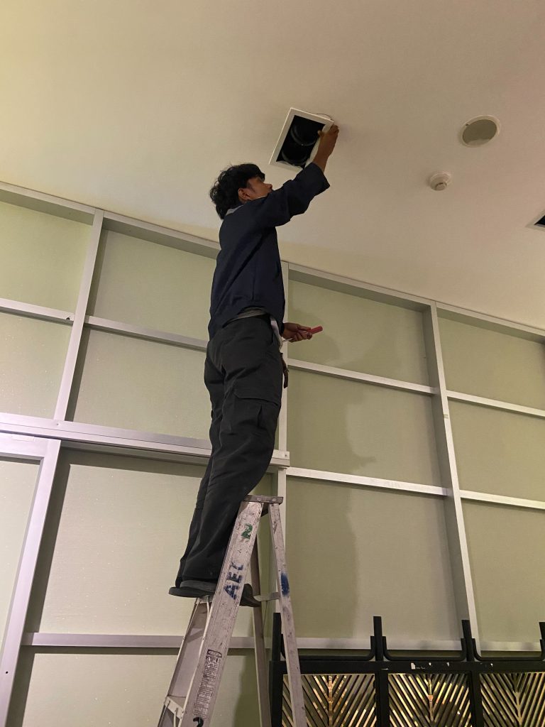 ติดตั้งไฟส่องสว่าง