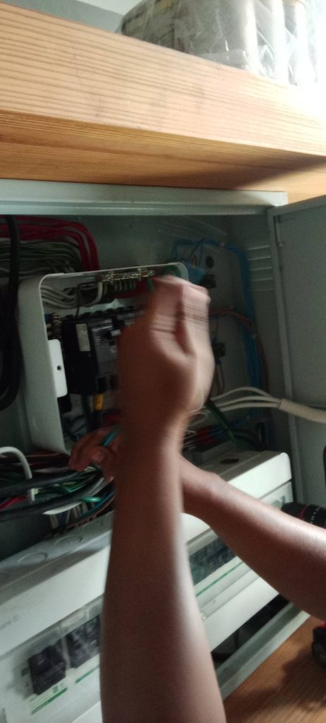 เช็ดเมนเบรกเกอร์