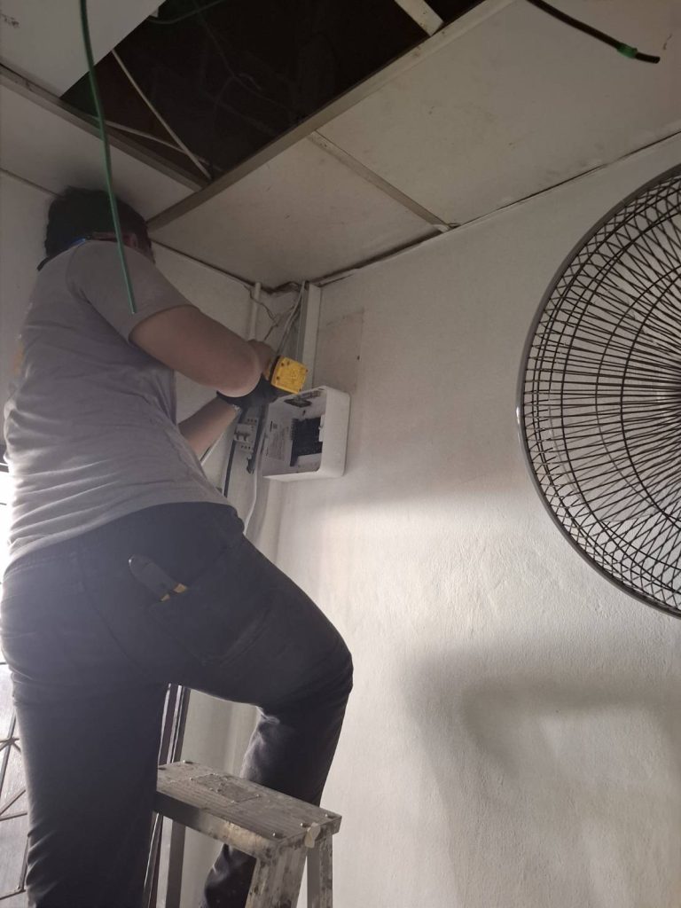 ติดตั้งตู้คอนซูมเมอร์