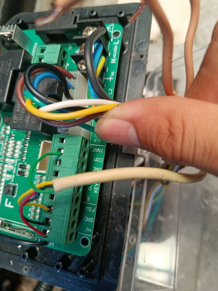 ตรวจเช็กแผงวงจร