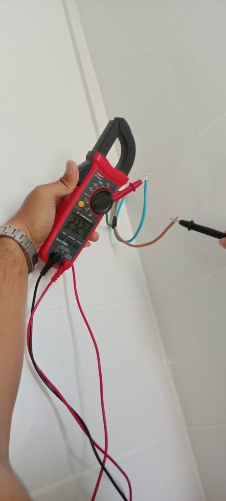 เช็กปลั๊กไฟ