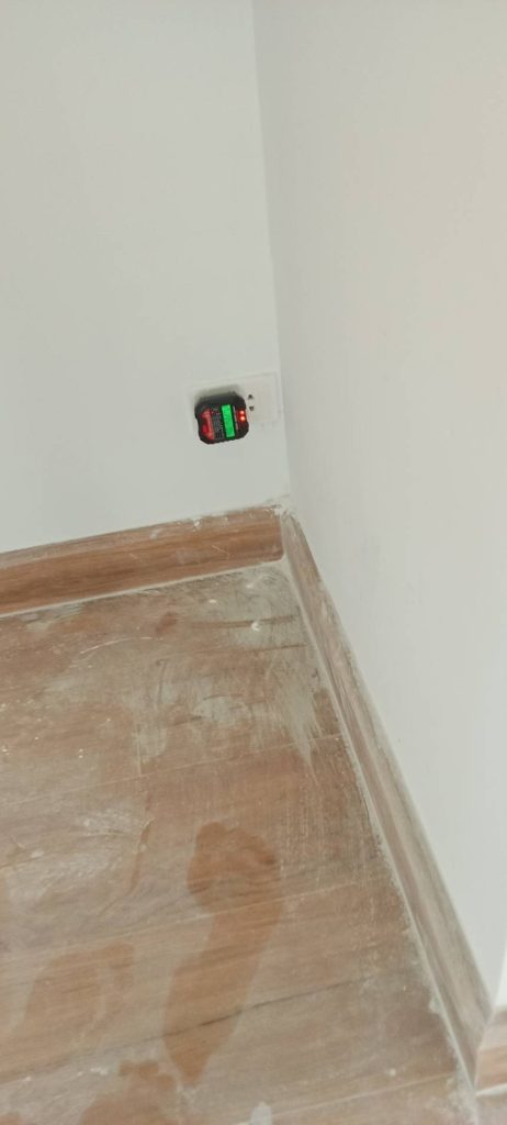 เช็กปลั๊กไฟ