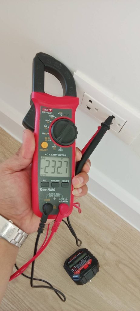 เช็กปลั๊กไฟ