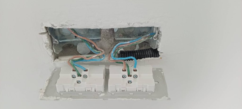 เช็กปลั๊กไฟ