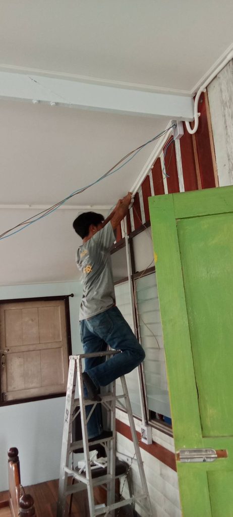 เดินท่อร้อยสายไฟ