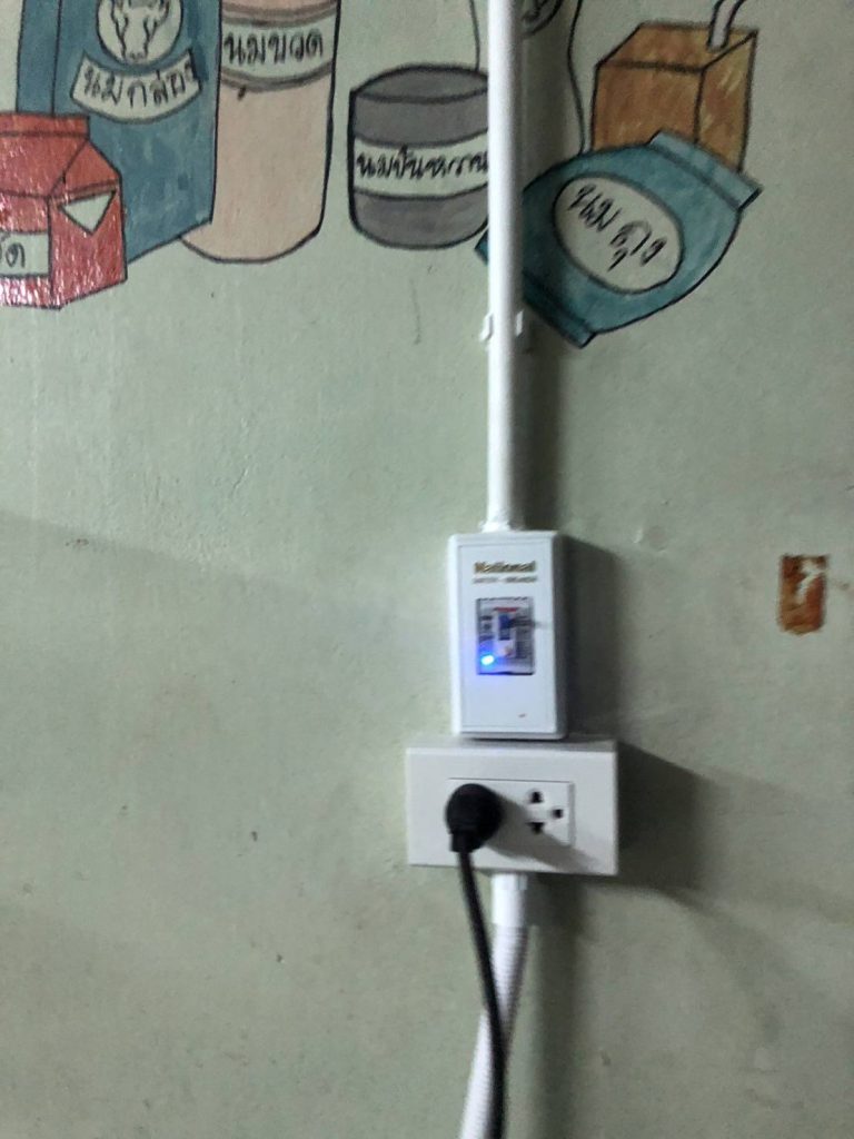 เบรกเกอร์