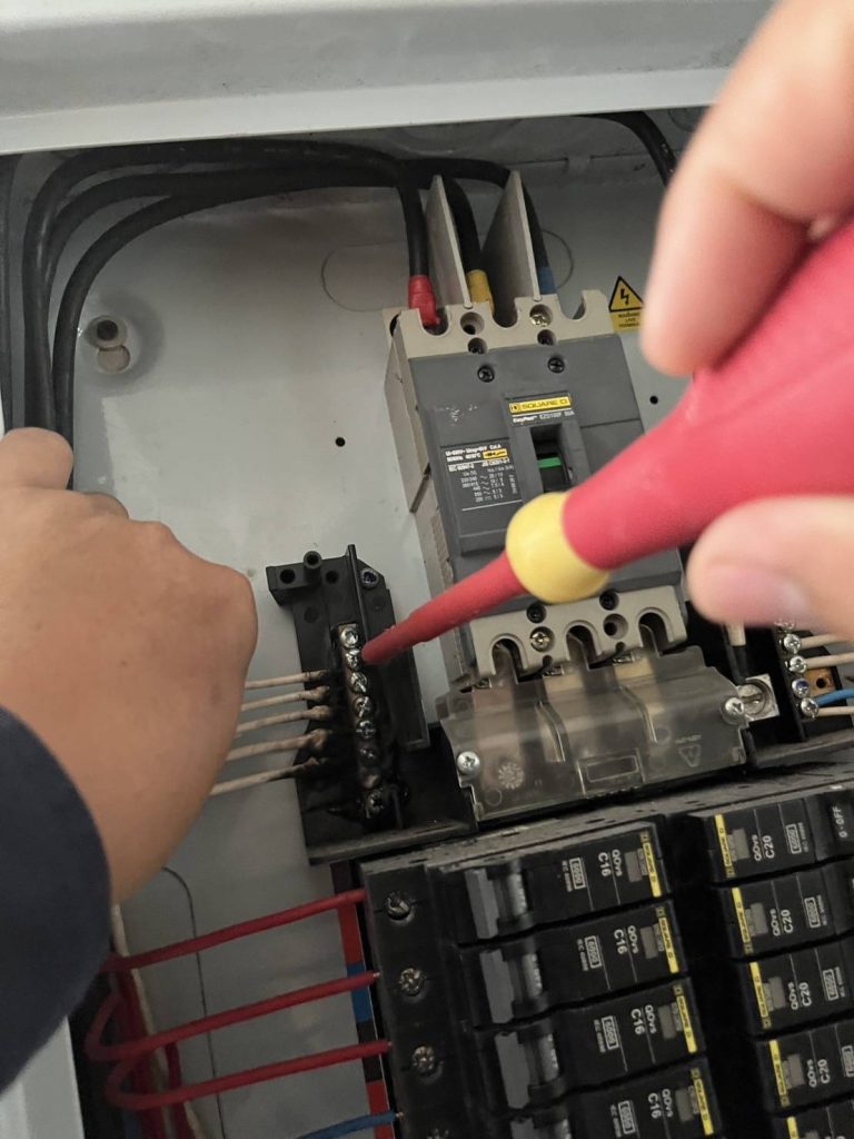 สายไฟช็อตไหม้