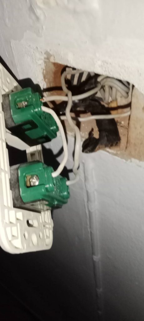 รื้อปลั๊กตรวจสอบสาย