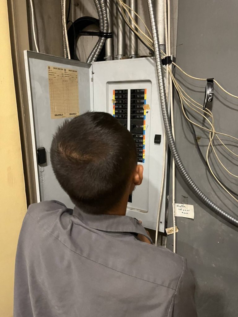 ตรวจเช็กตู้โหลดเซ็นเตอร์