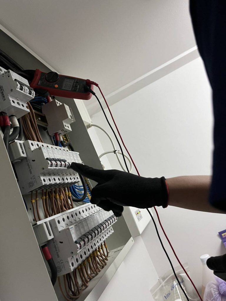 วัดไฟตู้โหลด