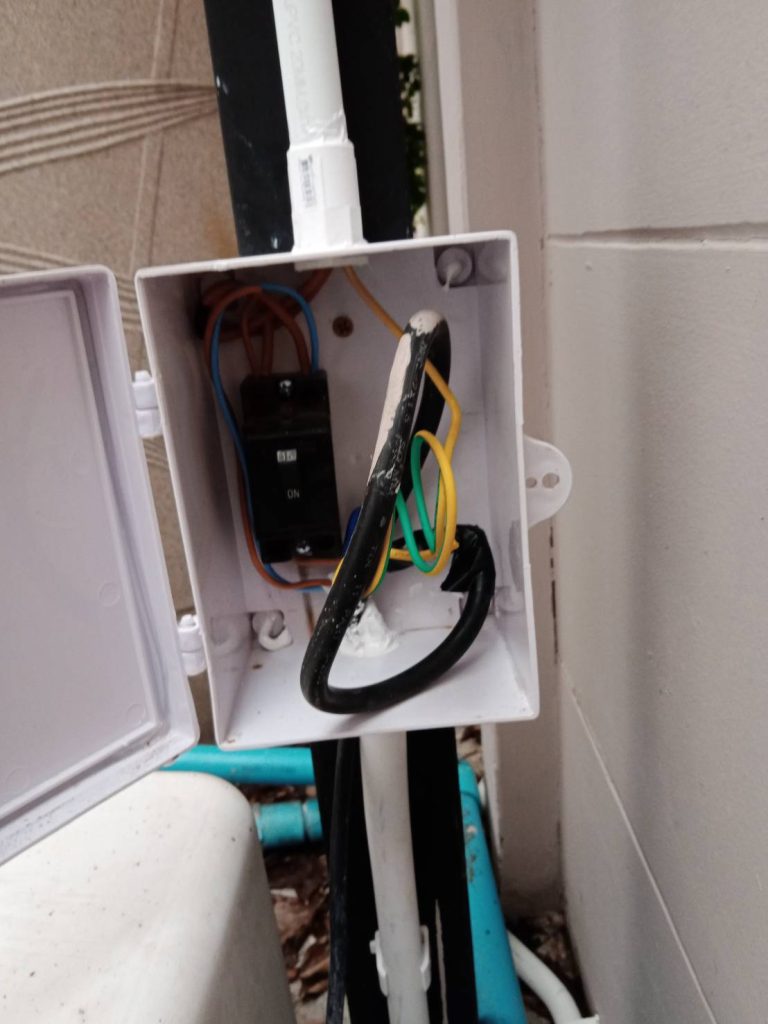 กล่องกันน้ำ