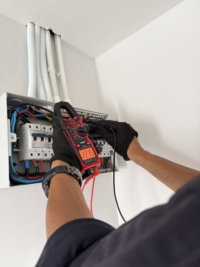 วัดไฟตู้คอนซูมเมอร์