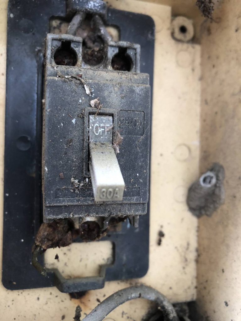 เบรกเกอร์